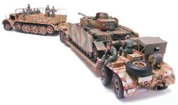 Model plastikowy FAMO with Tank Transporter Tamiya