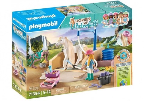 Zestaw z figurkami Horses 71354 Isabella i Lioness z myjnią dla koni Playmobil