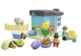 Zestaw z figurkami Junior 71690 Hotel dla zwierząt z dozownikiem pokarmu Playmobil